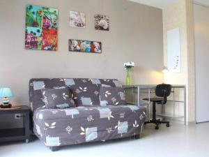 Appartement La Rochelle, 1 pièce, 2 personnes - FR-1-246-48にあるシーティングエリア
