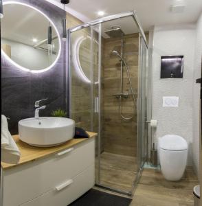 A bathroom at PontJó Apartman Miskolc