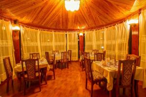 Restaurace v ubytování Poa Place Resort & Hotel - Where Nature Meets Comfort