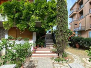 A garden outside Via Verdi 14