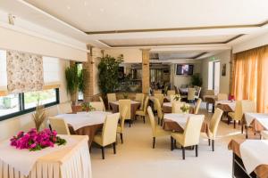 Ein Sitzbereich in der Unterkunft Zante Plaza Hotel & Apartments