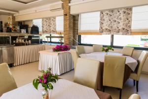 Ein Sitzbereich in der Unterkunft Zante Plaza Hotel & Apartments