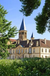 Galeriebild der Unterkunft The Originals Boutique, Hostellerie des Trois Pigeons, Paray-le-Monial (Inter-Hotel) in Paray-le-Monial