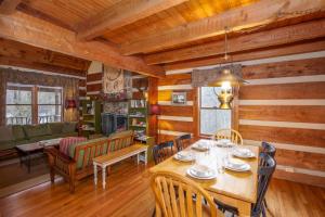 Fotografie z fotogalerie ubytování Trailhead Cabin v destinaci Boone