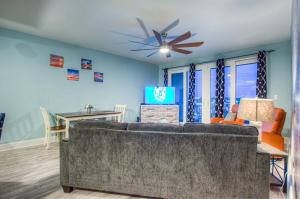 TV/trung tâm giải trí tại Laketown Wharf 831 By Aneliya