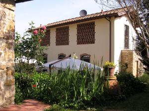 Ein Garten an der Unterkunft Il Poggiolo Delle Rose Bed&Breakfast