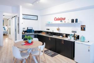 Una cocina o kitchenette en La Candela