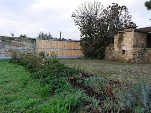 Vonkajšia záhrada v ubytovaní Casita vacacional 5 rutas en el rural Costa Da Morte
