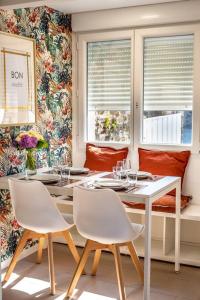 Ruang duduk di Le cocoon - appartement dans maison du XVIIème siècle