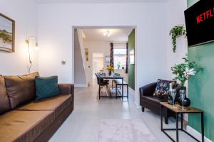 Posezení v ubytování Stunning 3-bed home in Nantwich by 53 Degrees Property - Amazing location, Ideal for Groups - Sleeps 6