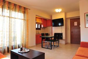 A kitchen or kitchenette at Pansion Evi