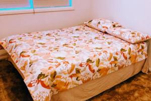 Katil atau katil-katil dalam bilik di Newly Built Charming 4 BR house in Berwick whole house +49 gambar
