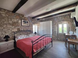 Ένα ή περισσότερα κρεβάτια σε δωμάτιο στο Rooms with a parking space Porec - 20631