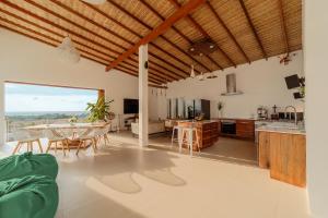 Μια τηλεόραση ή/και κέντρο ψυχαγωγίας στο Villa Pandora