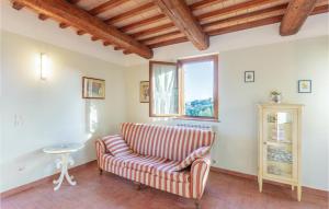 A seating area at Seranna 3
