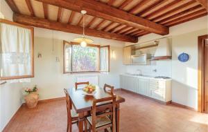 A kitchen or kitchenette at Seranna 3