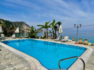 Πισίνα στο ή κοντά στο Petani Beach Suites