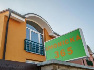 Fotografie z fotogalerie ubytování Apartment Jenec v destinaci Jeneč