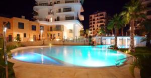 Basen w obiekcie Allonbay Beach & Nature SPA Apartment lub w pobliżu