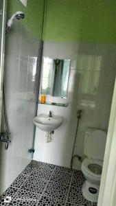 Koupelna v ubytování Nhà Nghỉ Lâm Tùng