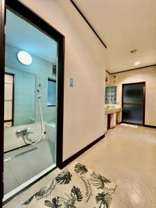 Vonios kambarys apgyvendinimo įstaigoje シーラニ白浜荘