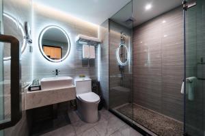 Shenzhen Kingkey Kingyu Hotelにあるバスルーム