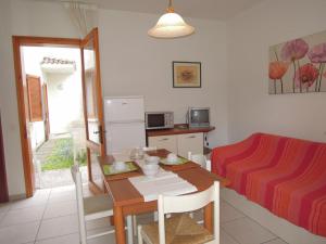 A kitchen or kitchenette at Villa with garden close to Bibione beach - Beahost