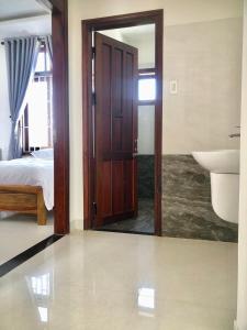 Kylpyhuone majoituspaikassa Homestay Phương House