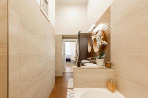 Koupelna v ubytování Stylish Luxury Apartment by ANNA