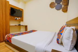 TV a/nebo společenská místnost v ubytování FabExpress Diamond - Nr BKC