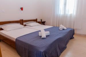 A bed or beds in a room at Canal D'Amour by Katia