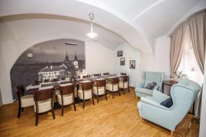 Posezení v ubytování Hotel & Apartments U Černého orla
