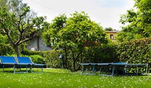 Jardín al aire libre en Miralago B&B and Apartments
