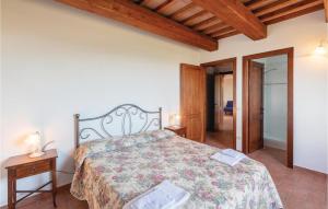 A bed or beds in a room at Seranna 4