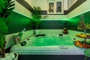 Fotografia z galérie ubytovania Apartment By the Way Hot Tub and Free Parking v Dubrovníku
