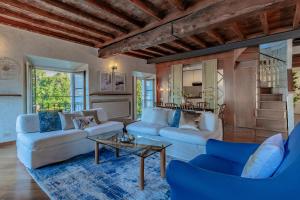 Ruang duduk di Casa Elena by Wonderful Italy
