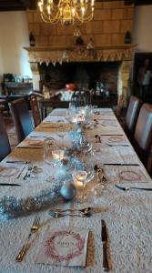 Fotografia z galérie ubytovania Château de Chauvac - Chambres et table d'hôtes avec vue sur la rivière v destinácii Bassignac-le-Bas