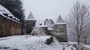 Château de Chauvac - Chambres et table d'hôtes avec vue sur la rivière v zime