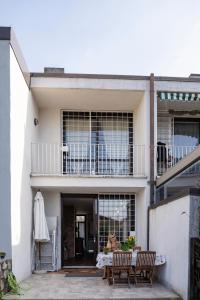 A balcony or terrace at ISEO CHARME VILLAS