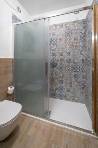 A bathroom at ISEO CHARME VILLAS Még 20 kép