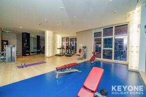 Fitness centrum a/nebo fitness zařízení v ubytování Sleek & Modern Studio in Business Bay 2