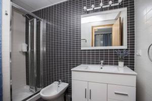 Kúpeľňa v ubytovaní Cozy Flat near Torres de Serrano MODALIDAD 11 NOCHES MINIMO O MAS