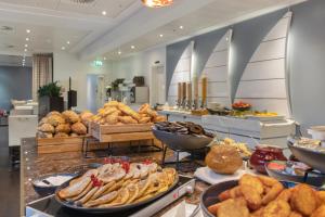 Makanan di atau berdekatan hotel