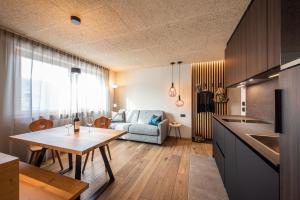 Small Luxury Apartments Lausa 주방 또는 간이 주방