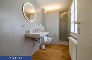 Koupelna v ubytování Chalet Pradella by Arosa Holiday