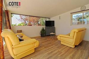 Et tv og/eller underholdning på Sous les pins T2 côte bleue lacote immo 4