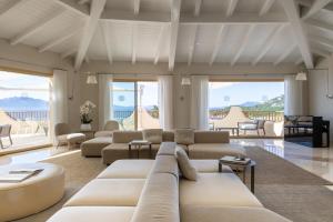 Coin salon dans l'établissement Cala Cuncheddi - VRetreats