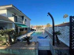 Bazén v ubytování Casa unifamiliar en Calafell nebo v jeho okolí