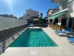 Bazén v ubytování Casa unifamiliar en Calafell nebo v jeho okolí
