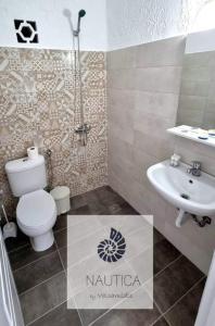 Kylpyhuone majoituspaikassa Nautica by Valsamidis